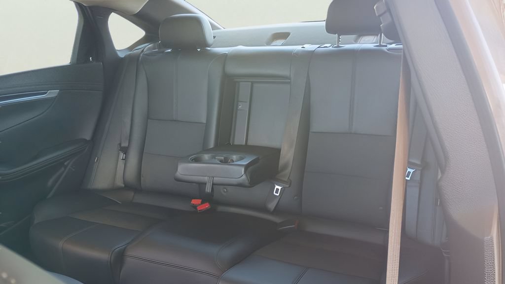 Used 2018 Chevrolet Impala LT FWD image 27