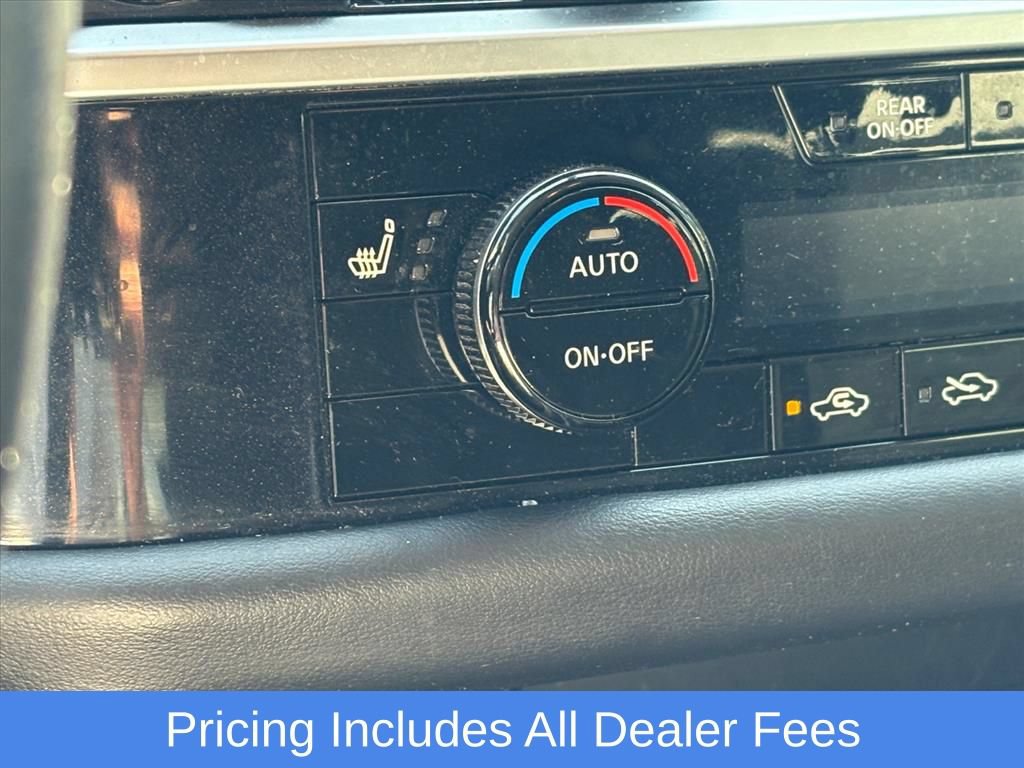 Used 2025 Nissan Pathfinder SV AWD/4WD image 14