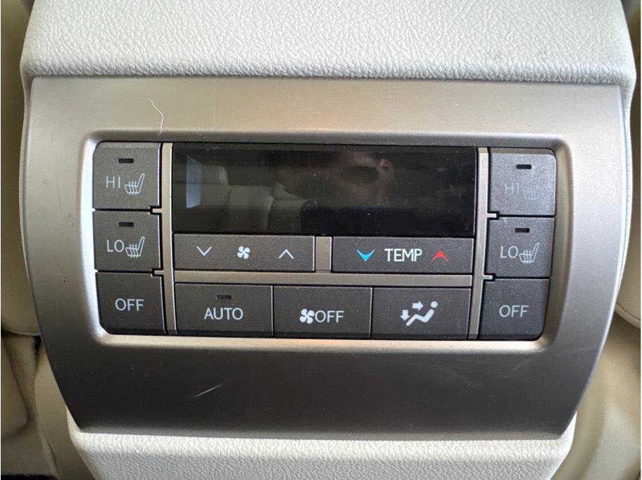 Used 2014 Lexus GX 460 w/ Premium Package AWD/4WD image 16