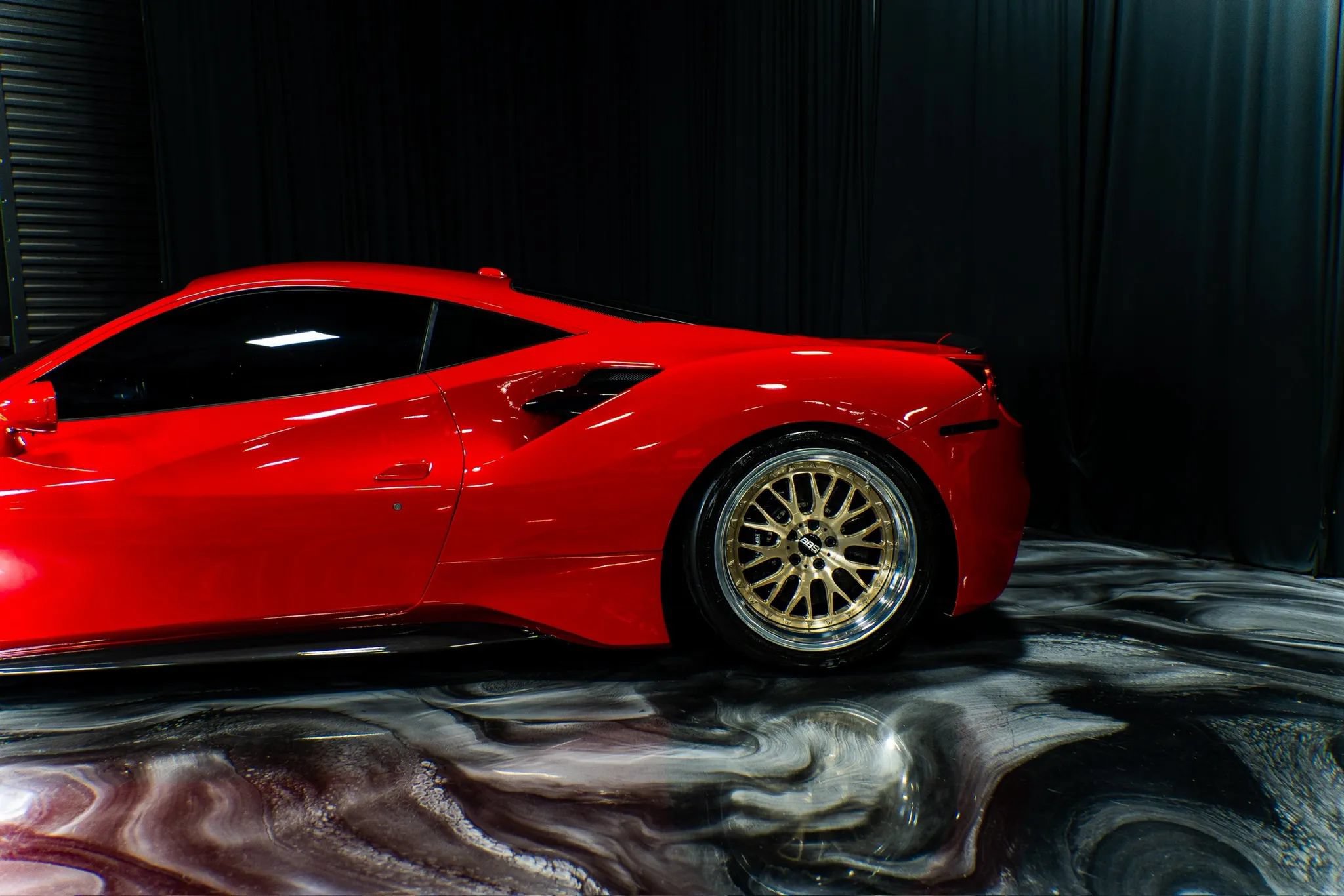 Used 2016 Ferrari 488 GTB RWD image 10