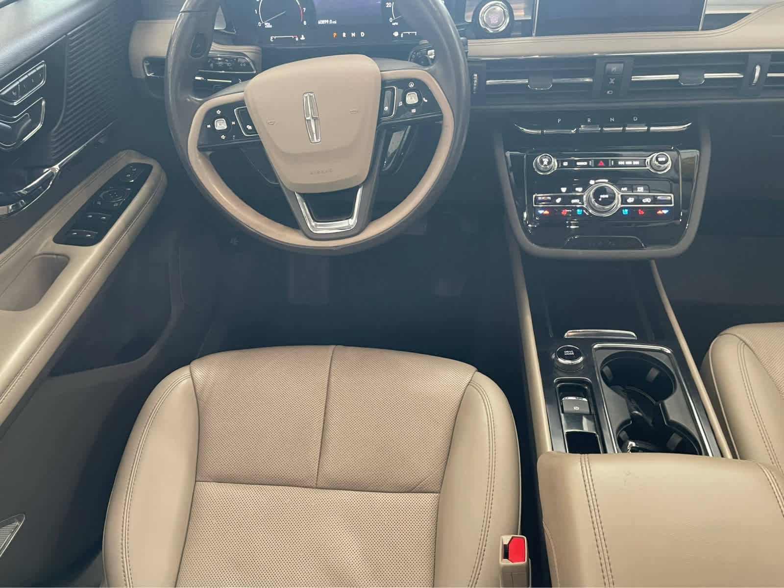 Used 2021 Lincoln Corsair AWD w/ Premium Package image 9