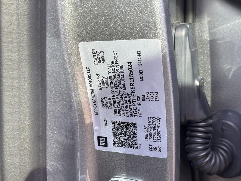 Used 2024 Chevrolet Colorado ZR2 w/ ZR2 Convenience Package III image 23