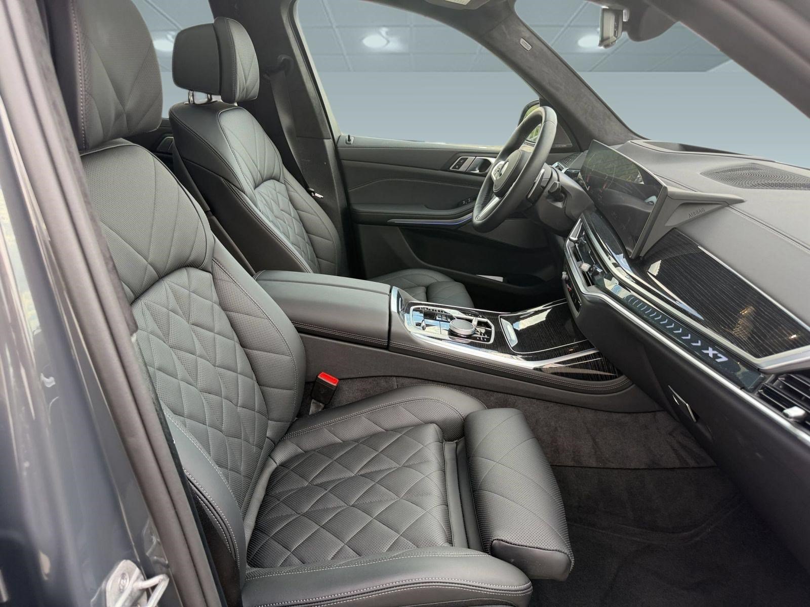 Used 2026 BMW X7 xDrive40i w/ M Sport Package AWD/4WD image 26