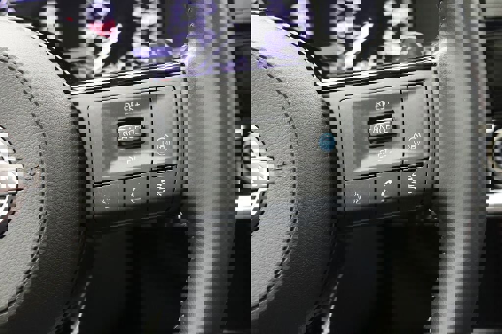 Used 2024 Nissan Pathfinder SL w/ SL Premium Package image 23