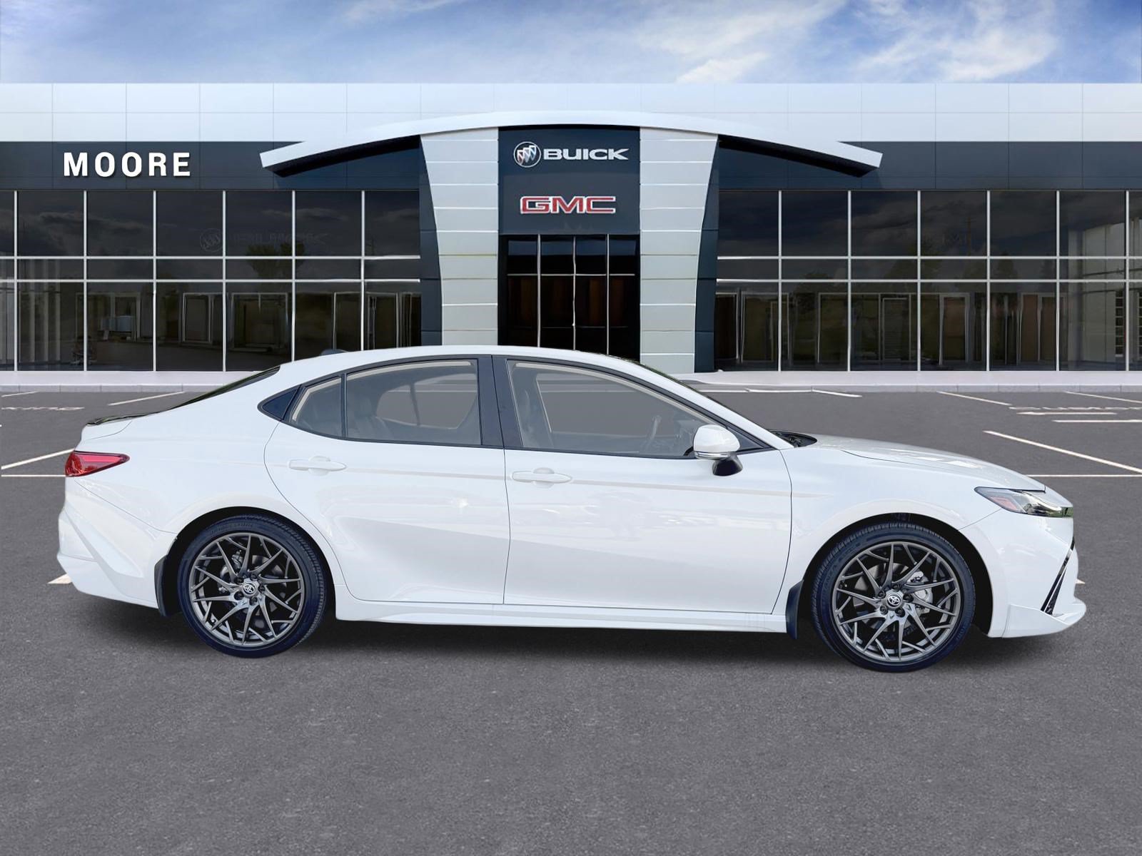Used 2025 Toyota Camry XSE FWD image 2