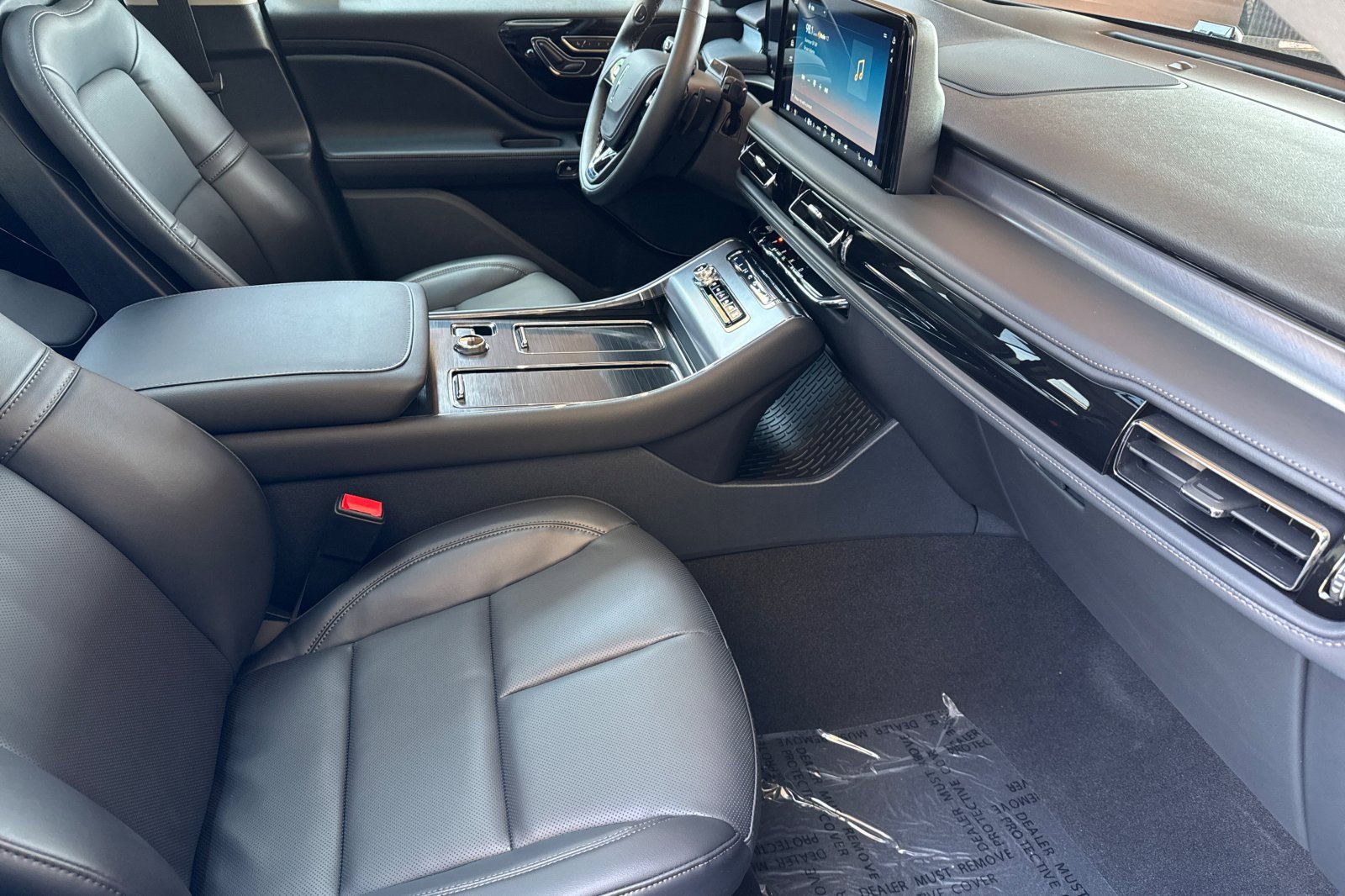 New 2025 Lincoln Aviator 2WD w/ Equipment Group 101A image 15