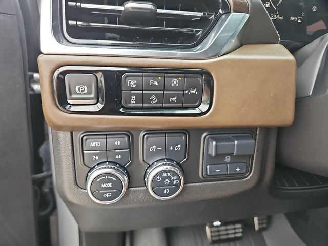 Used 2025 GMC Yukon Denali Ultimate image 18