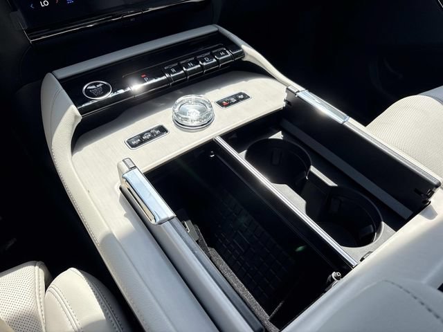 New 2026 Lincoln Navigator L Premier AWD/4WD image 30