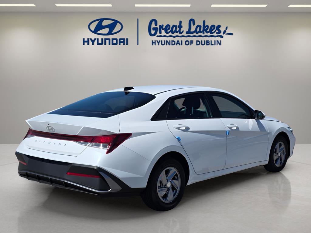 New 2026 Hyundai Elantra SE image 5