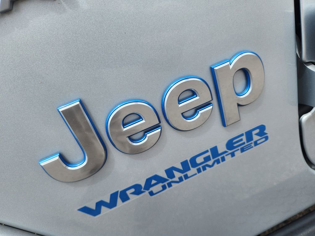 Used 2022 Jeep Wrangler Unlimited Sahara w/ Cold Weather Group AWD/4WD image 13