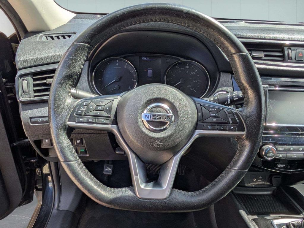 Used 2020 Nissan Rogue SV AWD/4WD image 14
