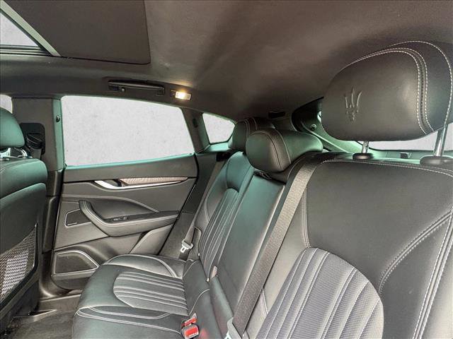 Used 2018 Maserati Levante GranLusso AWD/4WD image 15
