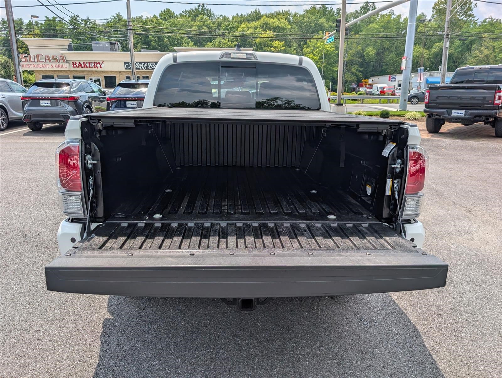 Used 2023 Toyota Tacoma TRD Off-Road w/ Technology Package AWD/4WD image 13