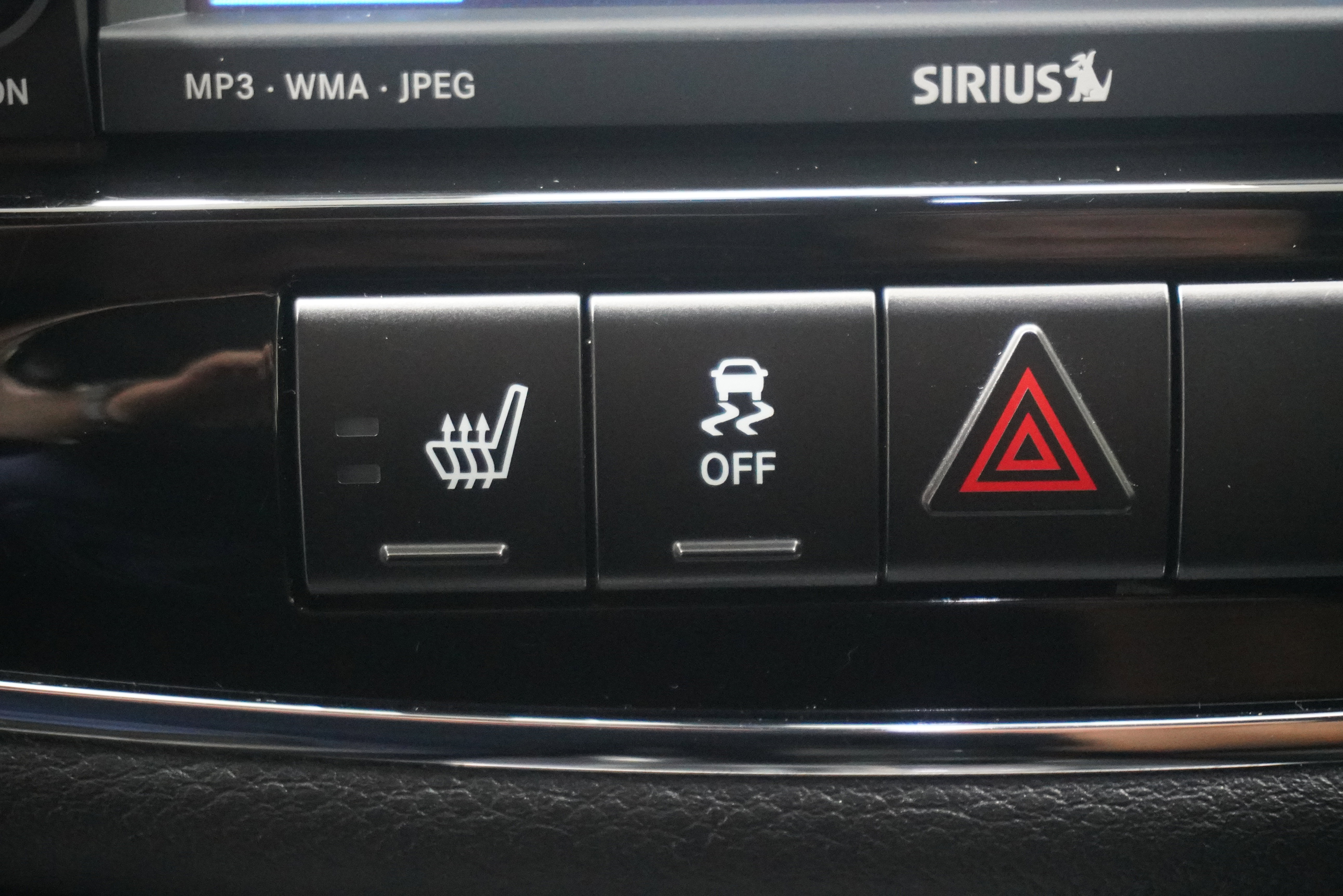 Used 2011 Chrysler 200 Limited FWD image 21