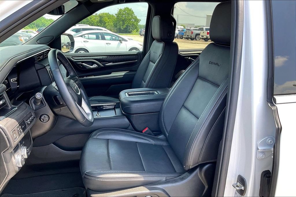 Used 2024 GMC Yukon Denali RWD image 18