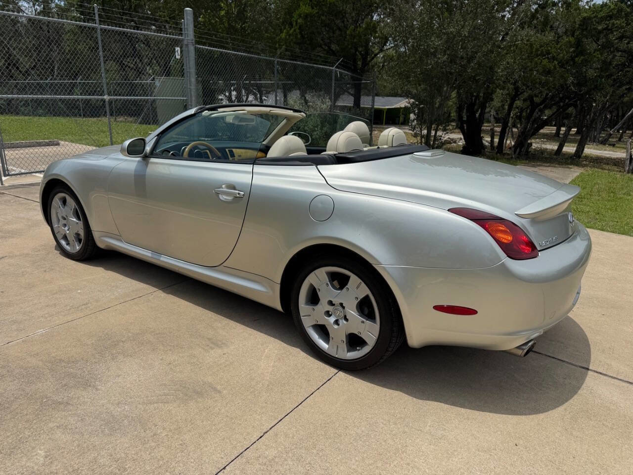 Used 2005 Lexus SC 430 Convertible RWD image 10