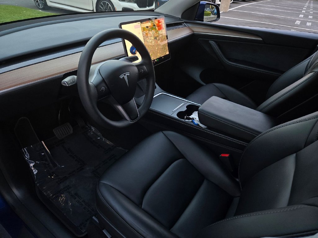 Used 2024 Tesla Model Y Long Range AWD/4WD image 9