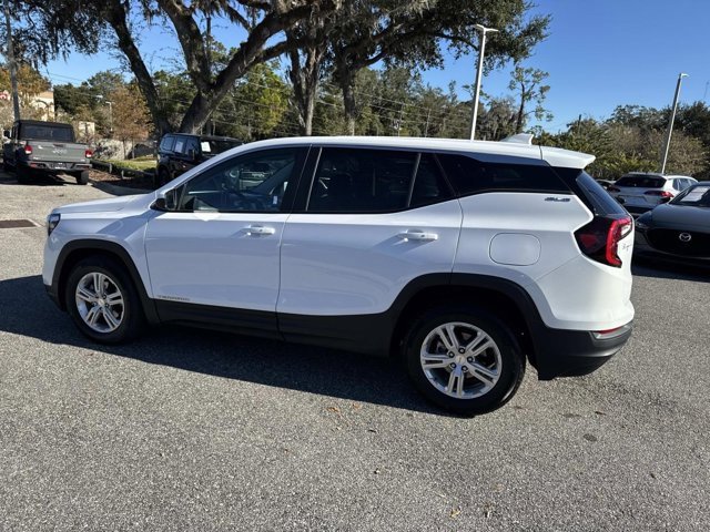 Used 2024 GMC Terrain SLE image 4