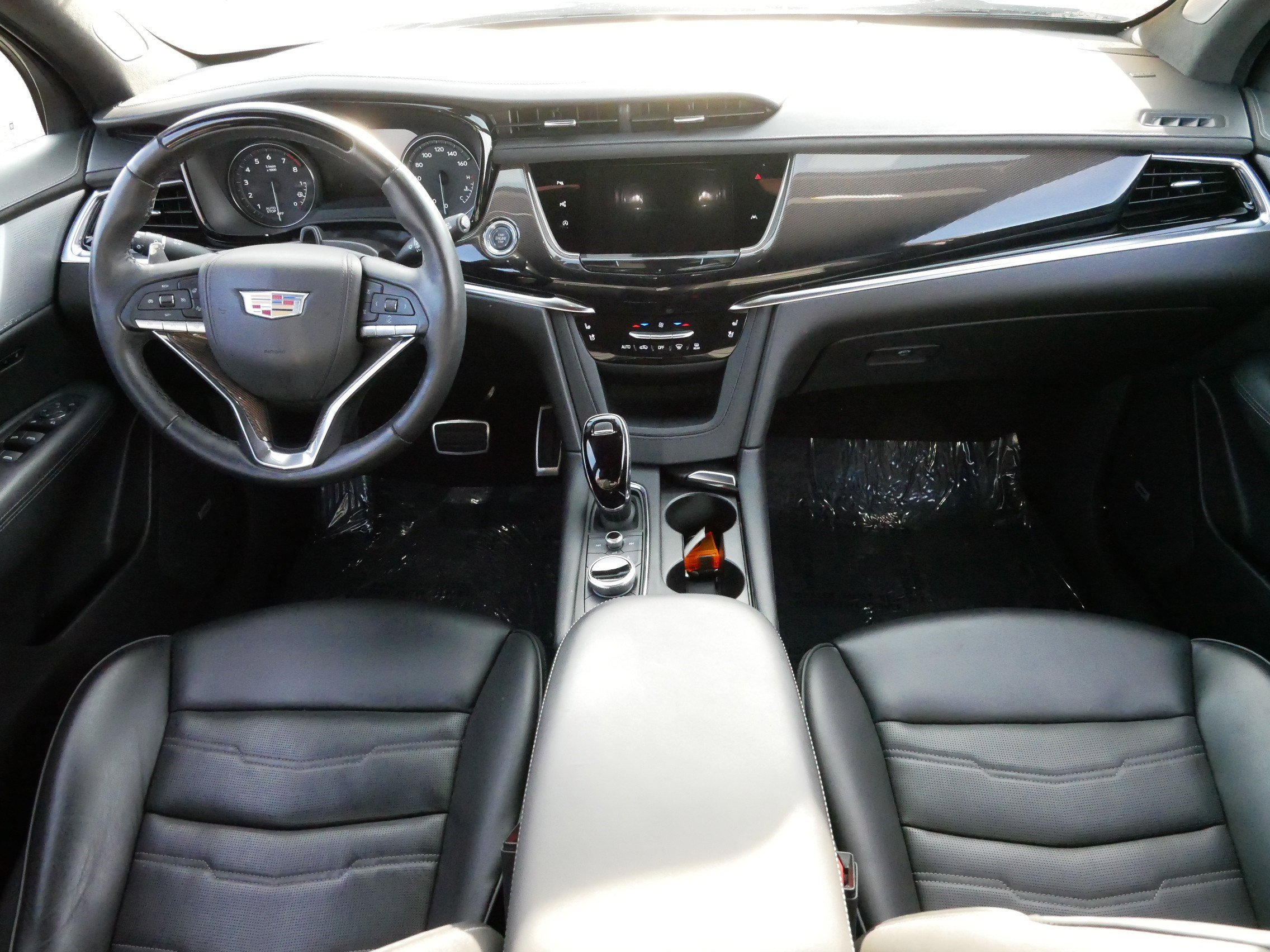 Certified 2024 Cadillac XT6 Sport w/ LPO, Onyx Lite Package image 10