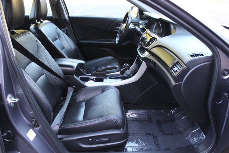 Used 2015 Honda Accord EX-L image 17