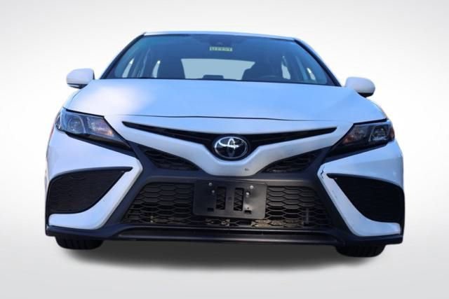 Used 2024 Toyota Camry SE image 5