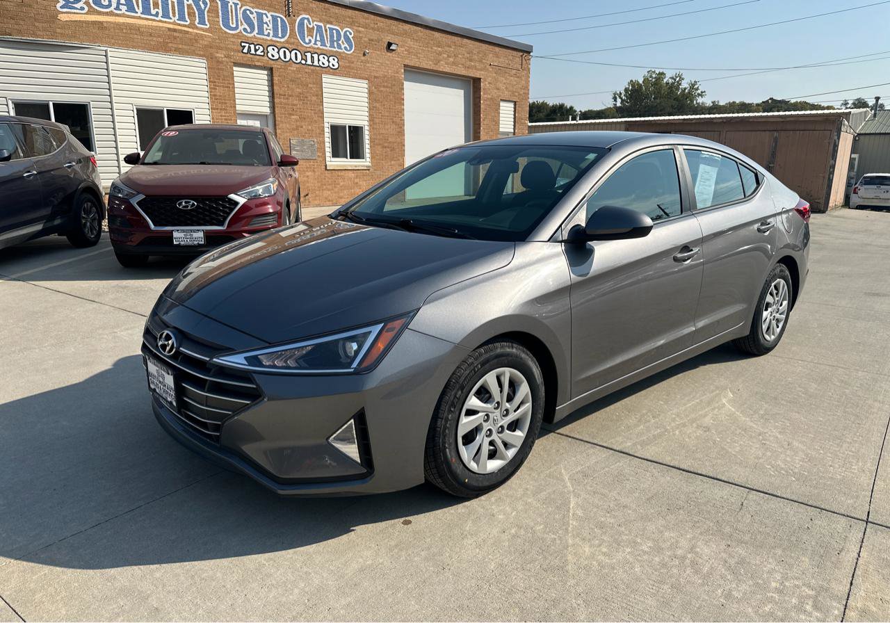 Used 2020 Hyundai Elantra SE w/ Cargo Package (C1) FWD image 2