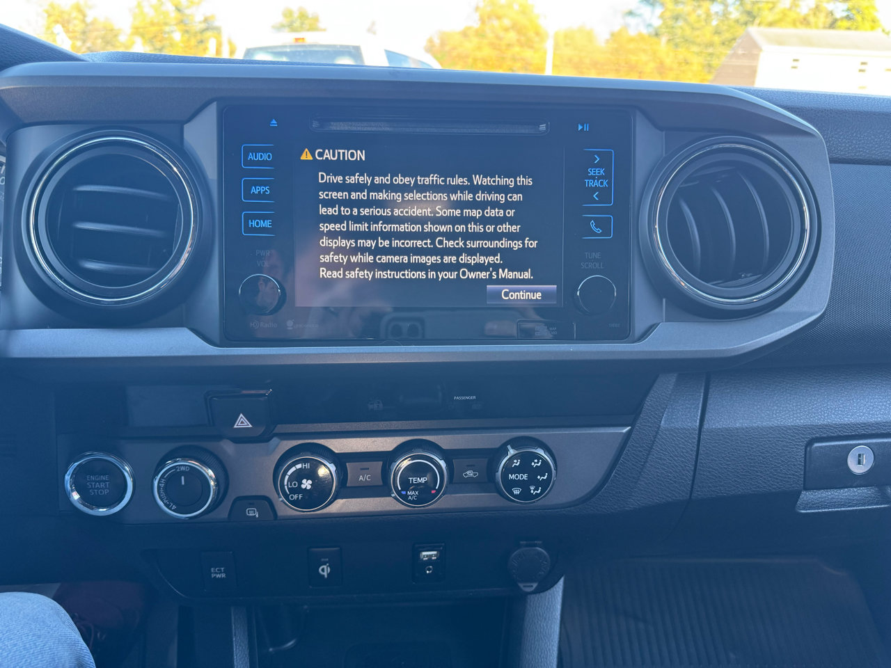 Used 2016 Toyota Tacoma TRD Sport image 21