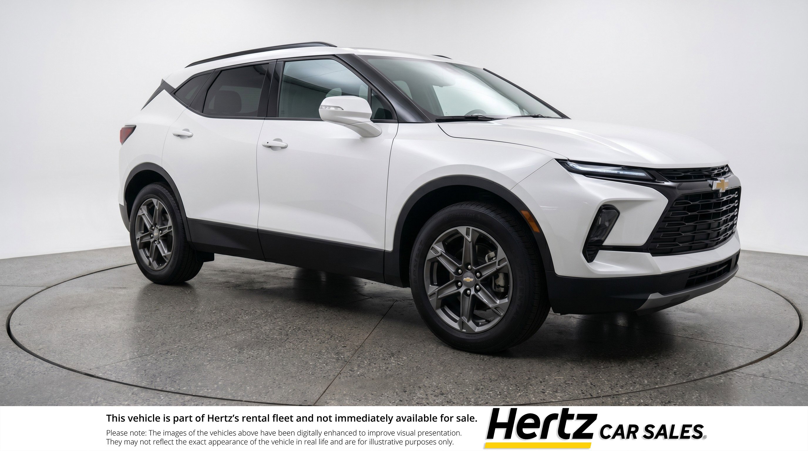 Used 2025 Chevrolet Blazer LT FWD image 1
