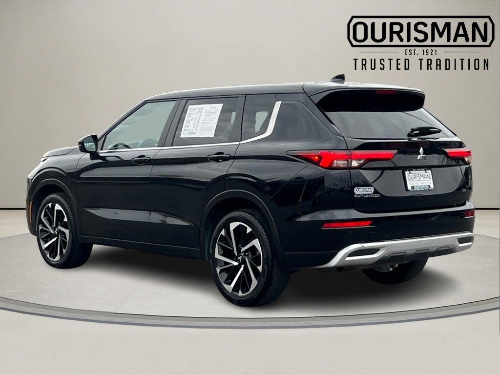 Used 2024 Mitsubishi Outlander SE image 4