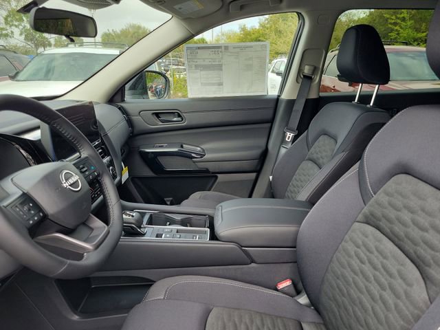 New 2026 Nissan Pathfinder SV image 8