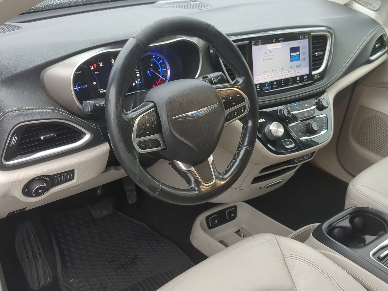 Used 2021 Chrysler Pacifica Touring-L FWD image 14