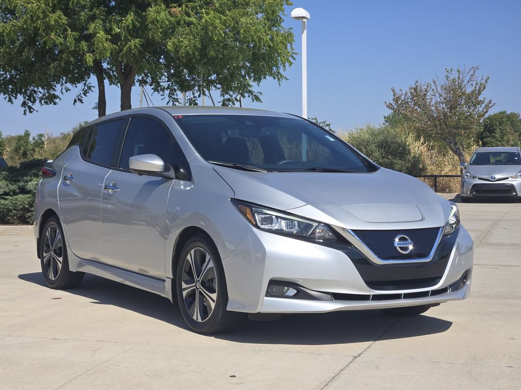 Used 2022 Nissan Leaf SV w/ SV Technology Package FWD image 3