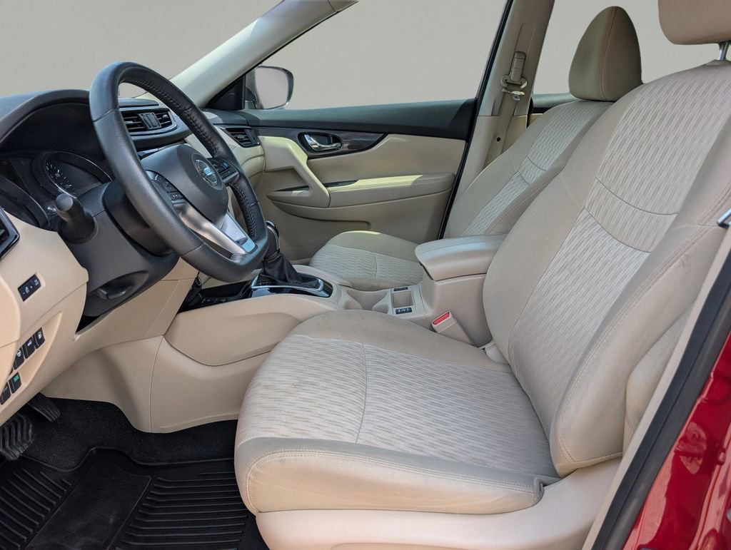 Used 2019 Nissan Rogue SV w/ Premium Package FWD image 17