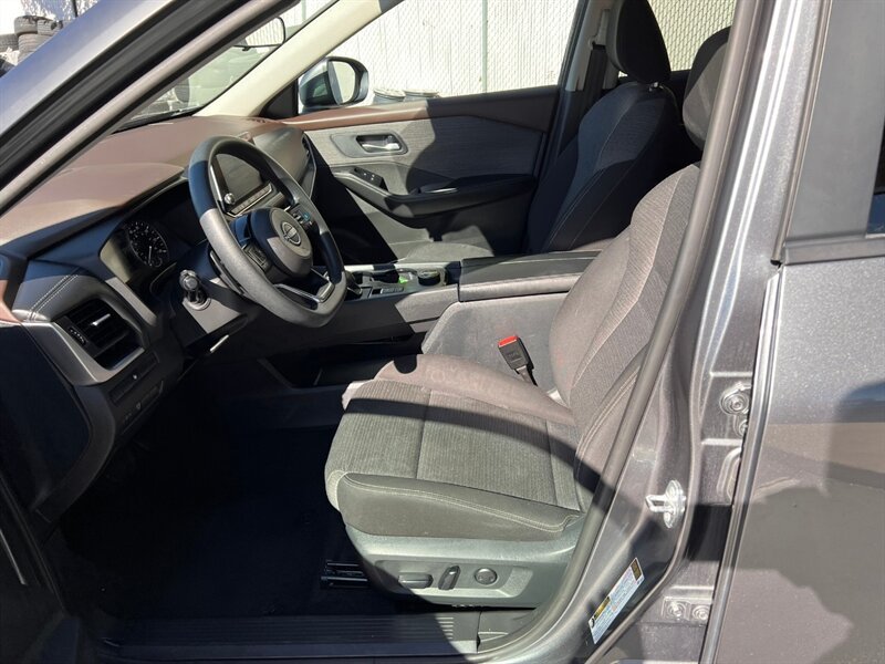 Used 2023 Nissan Rogue SV AWD/4WD image 13