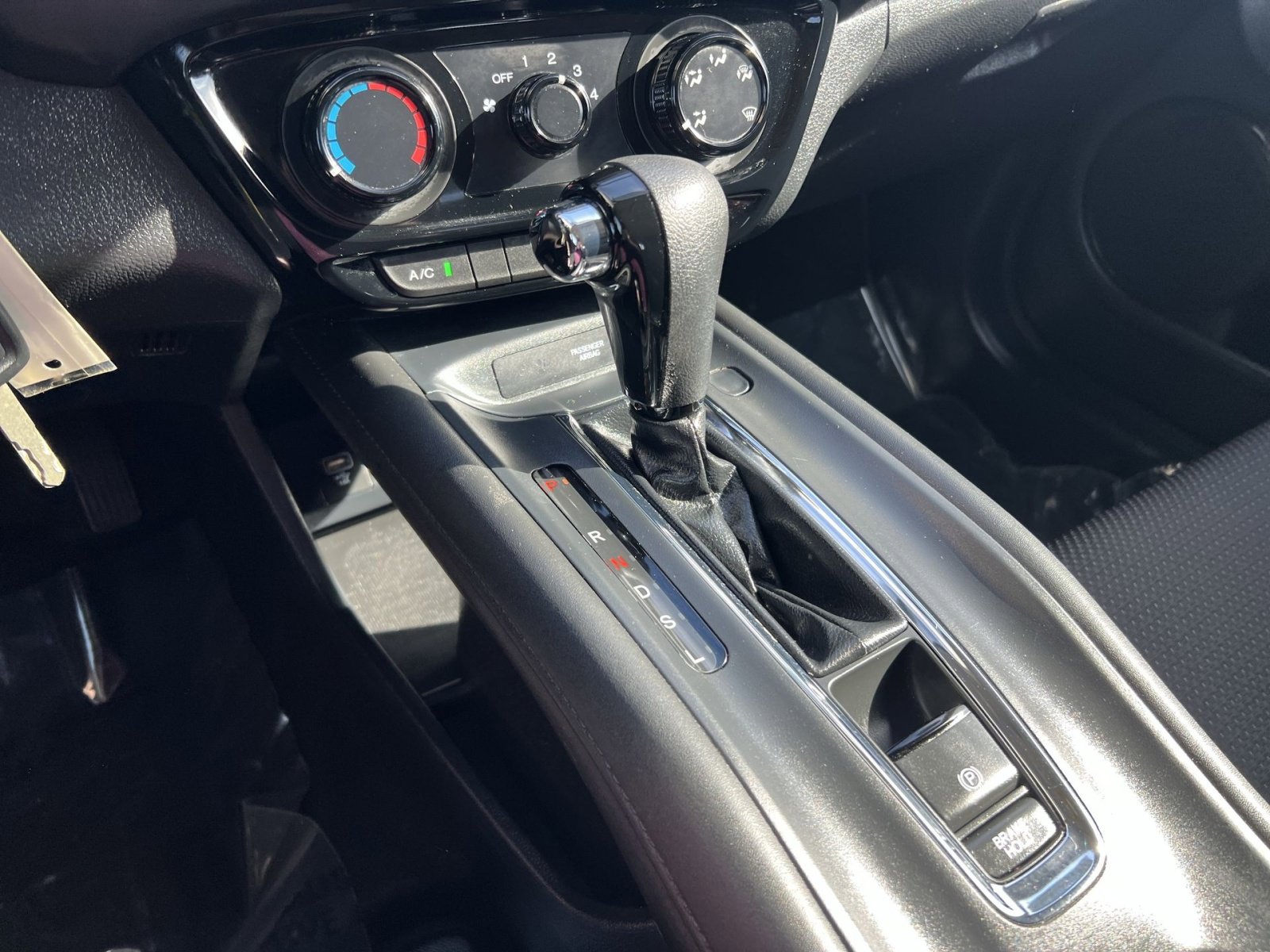 Used 2022 Honda HR-V LX image 20