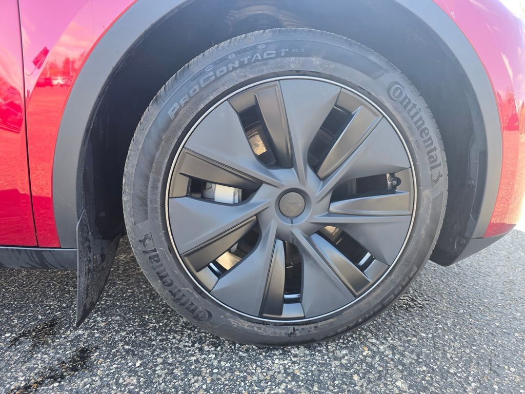 Used 2025 Tesla Model Y Long Range image 26