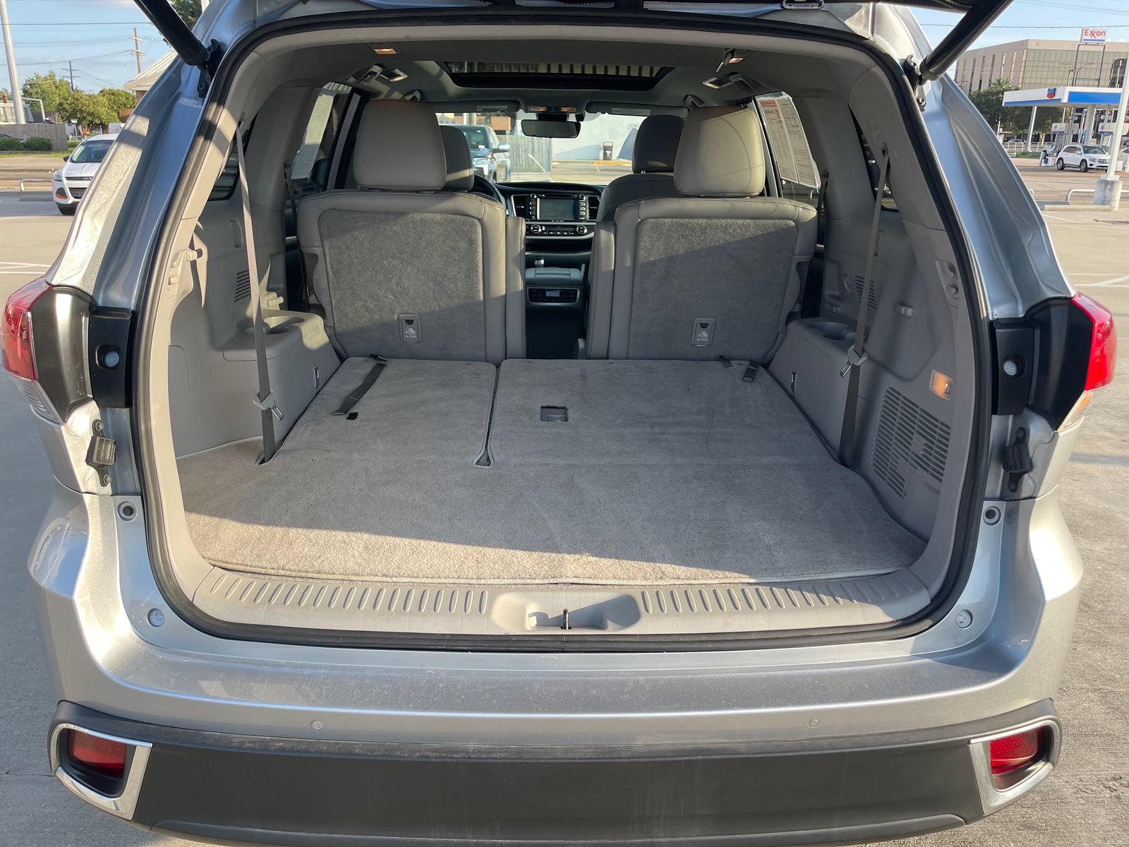 Used 2019 Toyota Highlander Limited Platinum FWD image 13