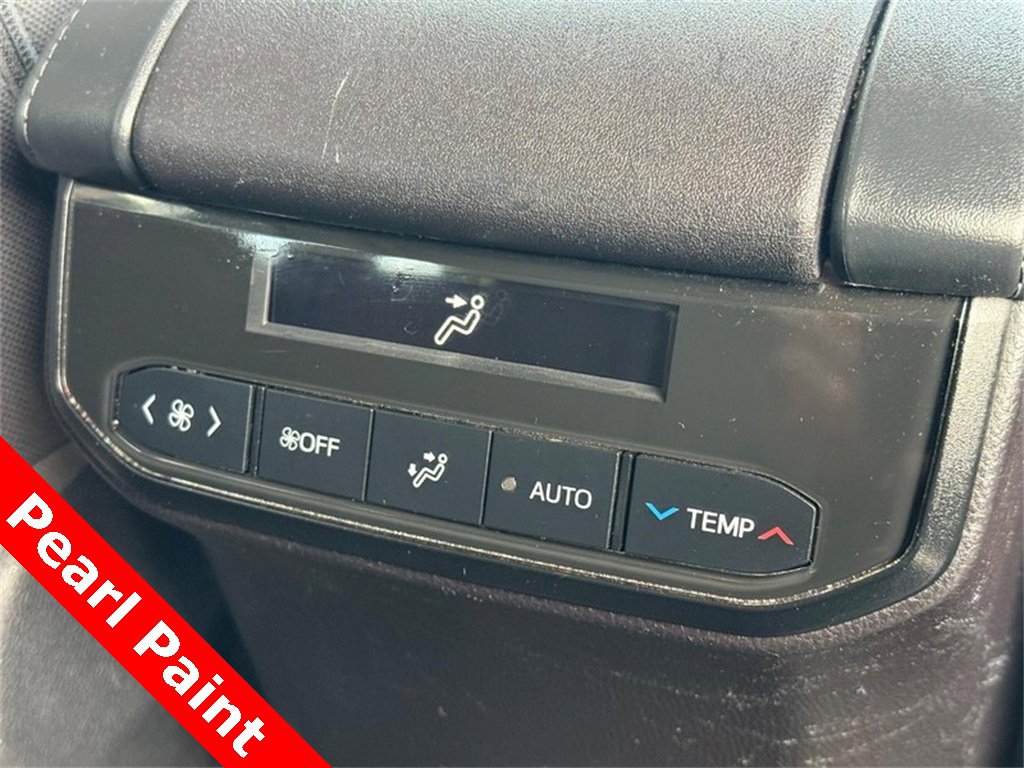Used 2023 Toyota Highlander L image 15