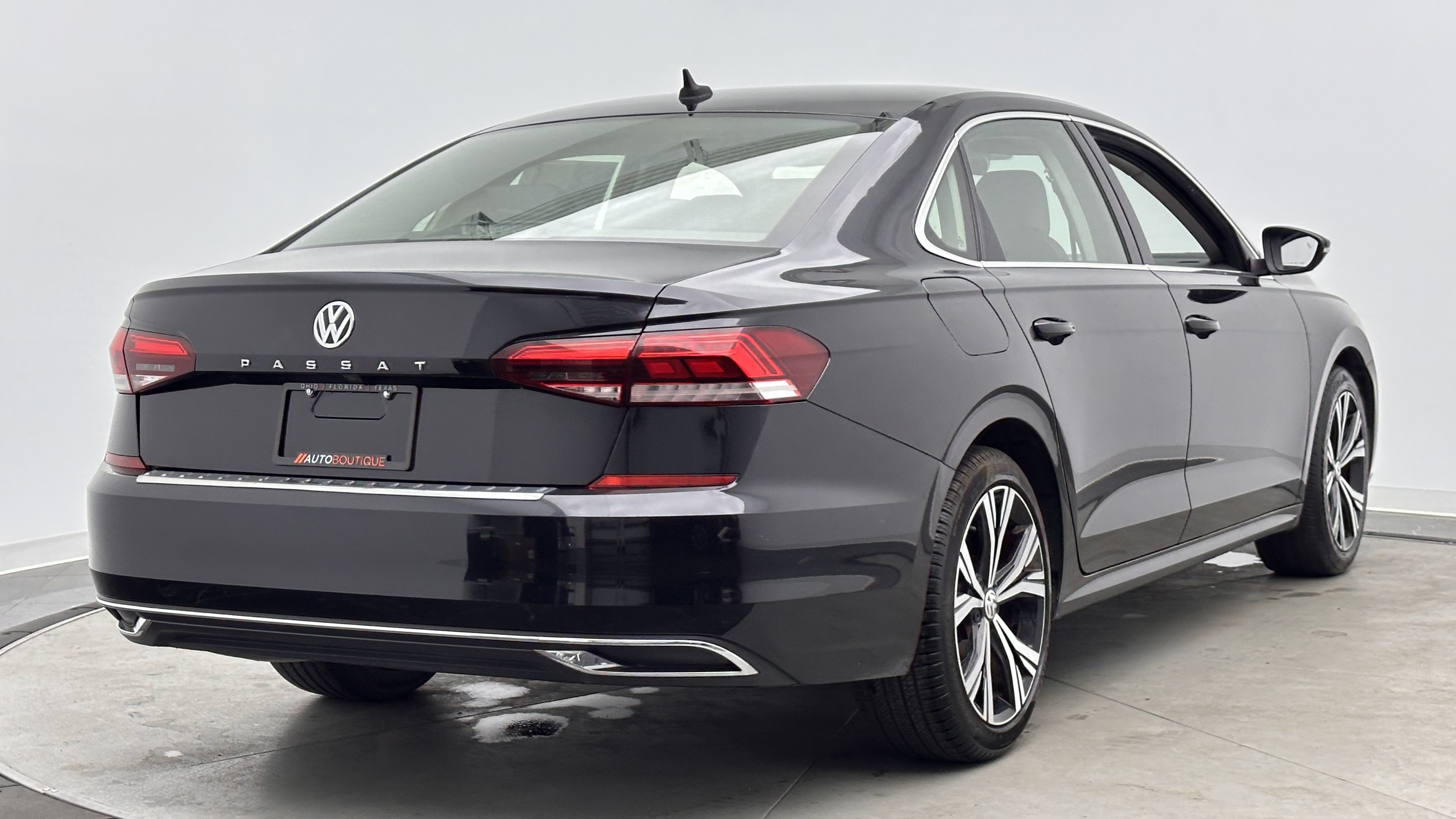 Used 2021 Volkswagen Passat 2.0T SE FWD image 7