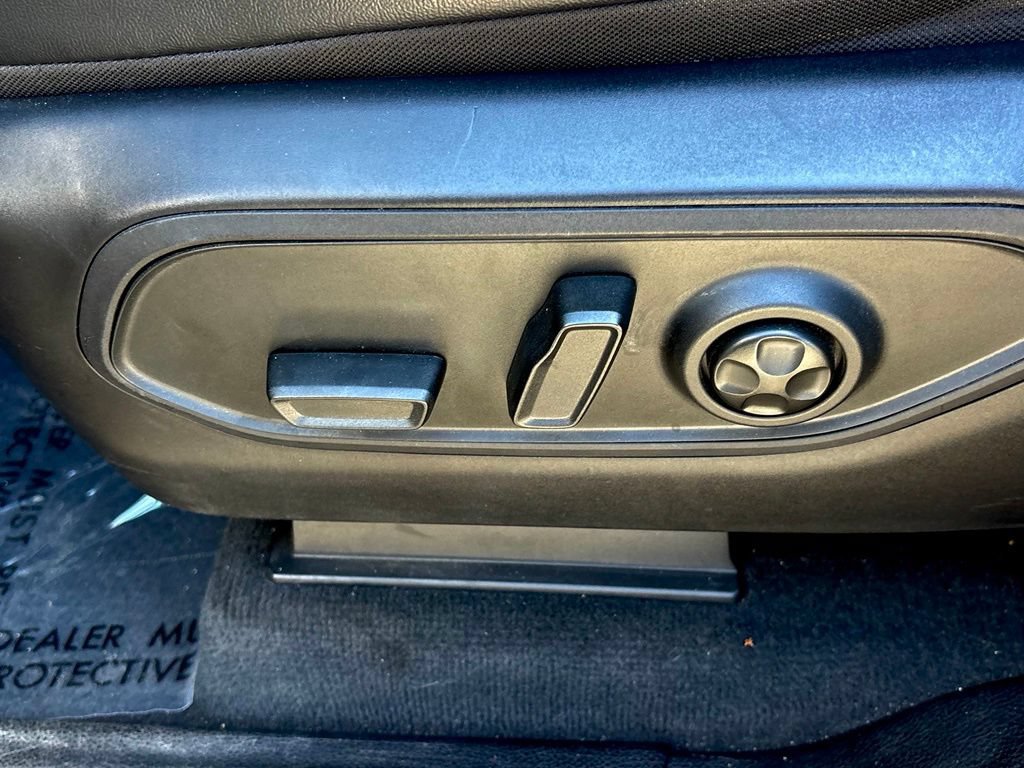 Used 2022 Jeep Grand Cherokee L Limited RWD image 19