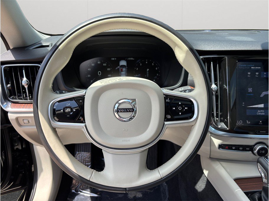 Used 2020 Volvo S60 T5 Momentum FWD image 27