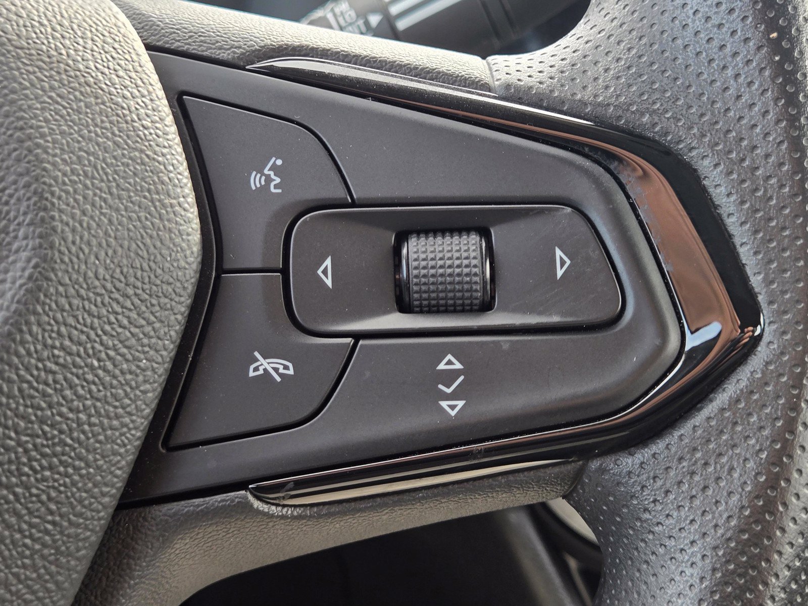 Used 2023 Chevrolet Bolt EUV LT w/ Driver Confidence Package FWD image 25