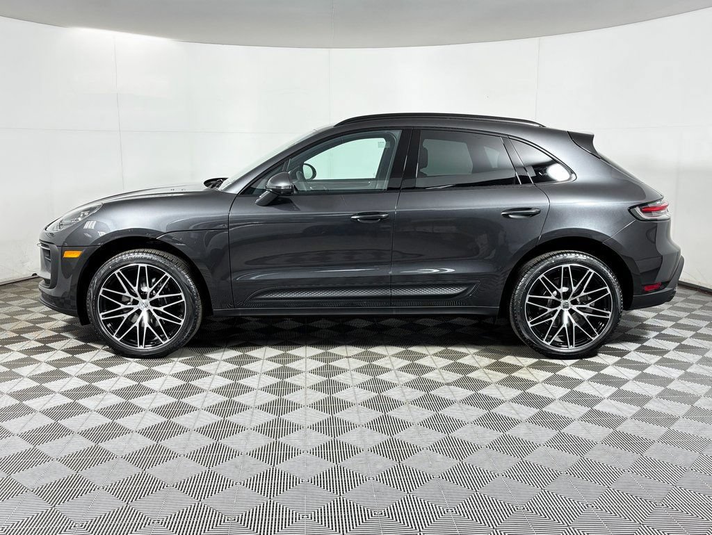 Certified 2026 Porsche Macan AWD/4WD image 2