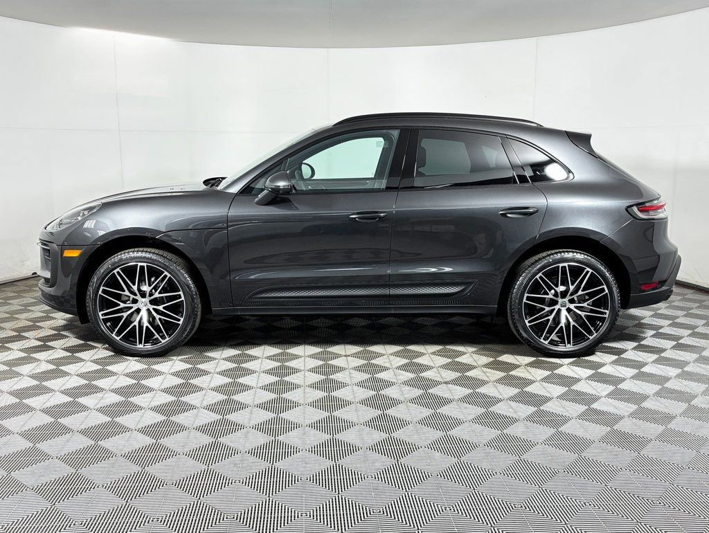 Used 2026 Porsche Macan AWD/4WD image 2