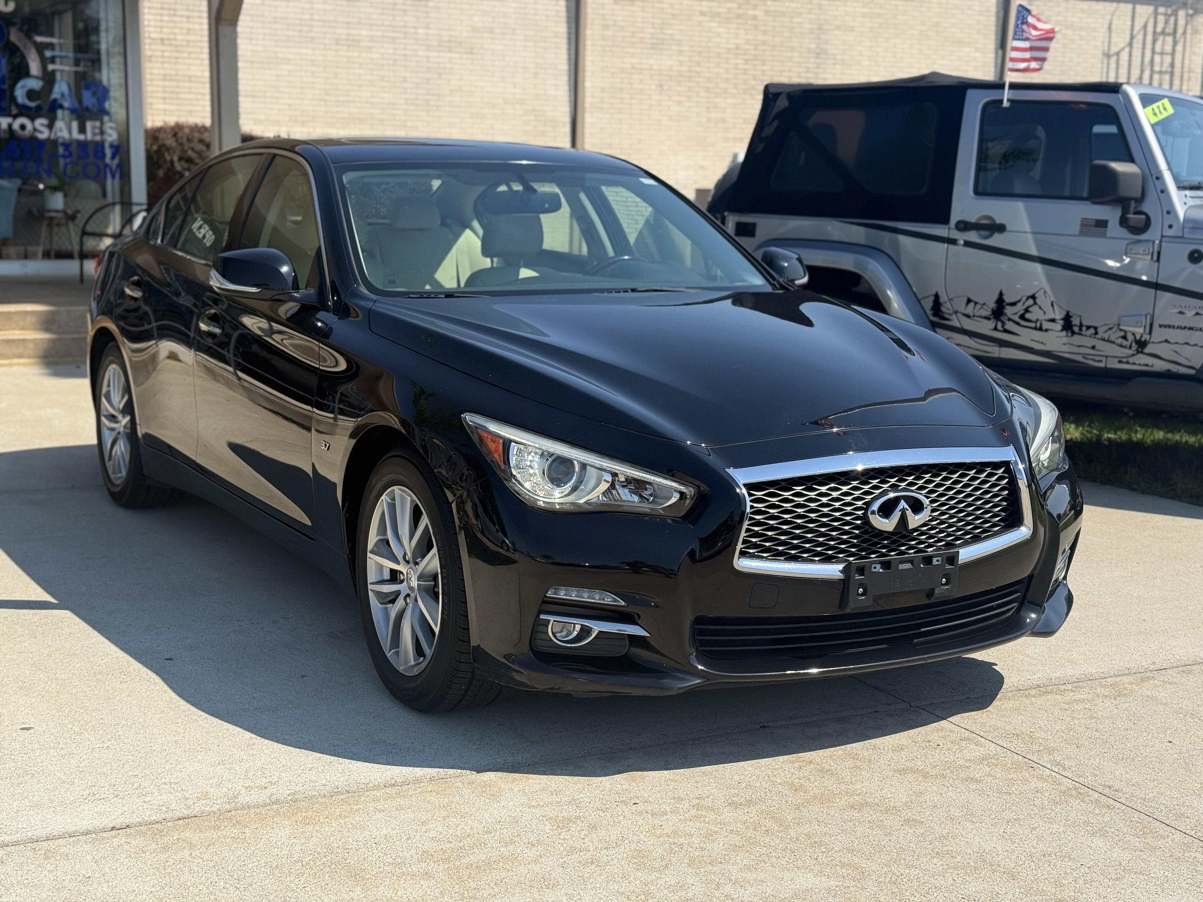 Used 2015 INFINITI Q50 Premium w/ Navigation Package AWD/4WD image 3