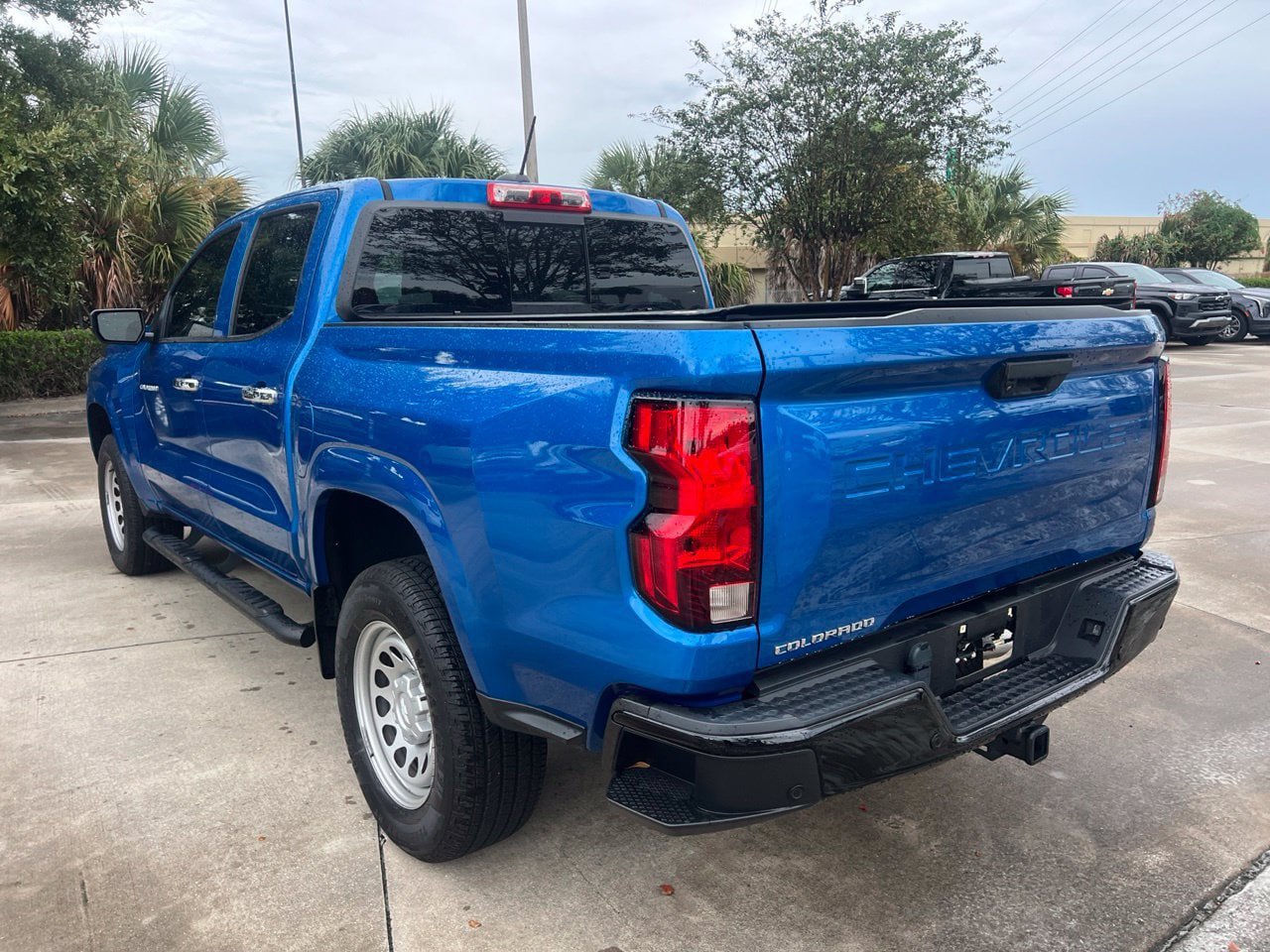Used 2023 Chevrolet Colorado W/T w/ Safety Package RWD image 3