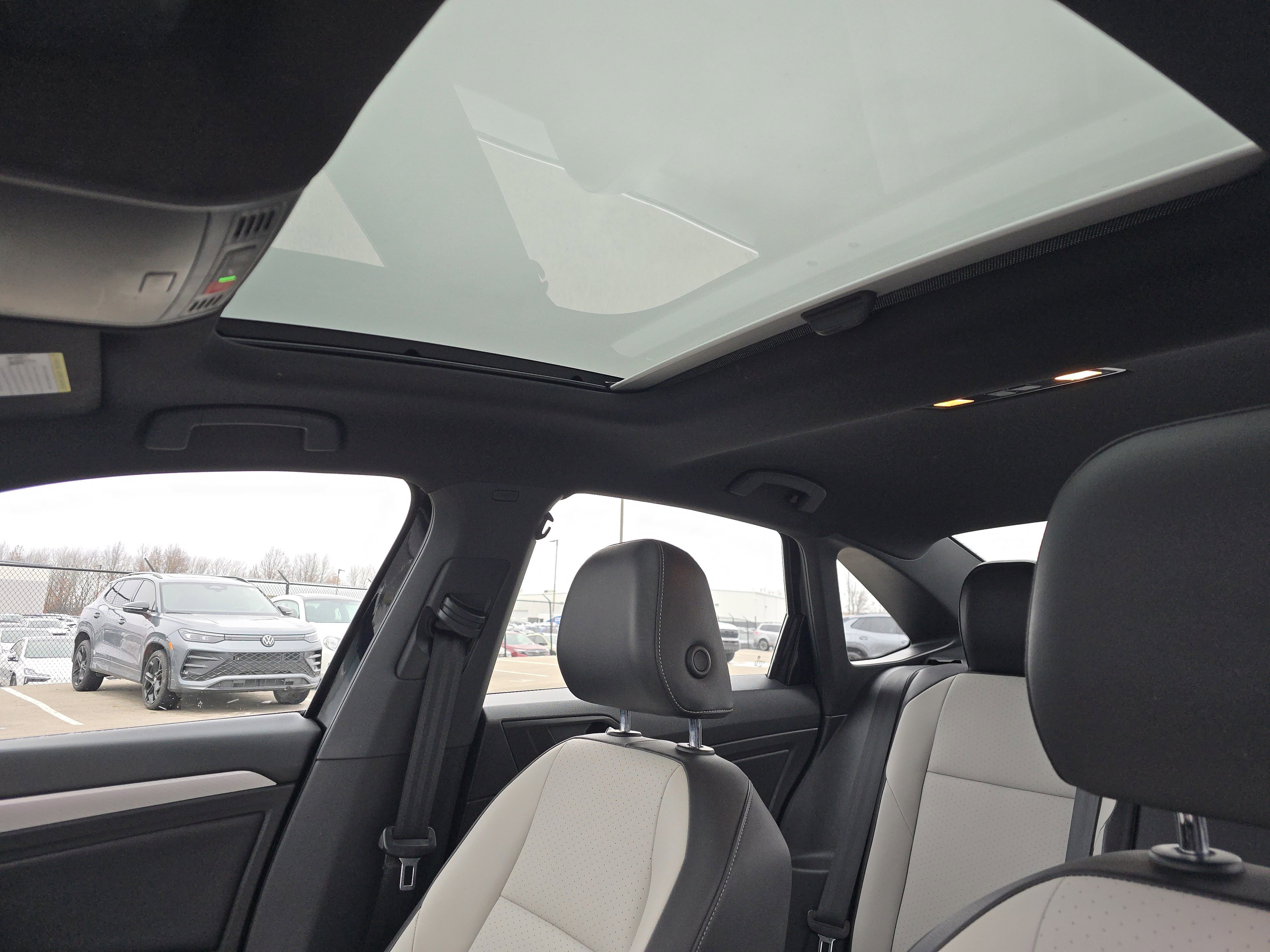 Certified 2021 Volkswagen Jetta R-Line w/ R-Line Cold Weather Package image 9