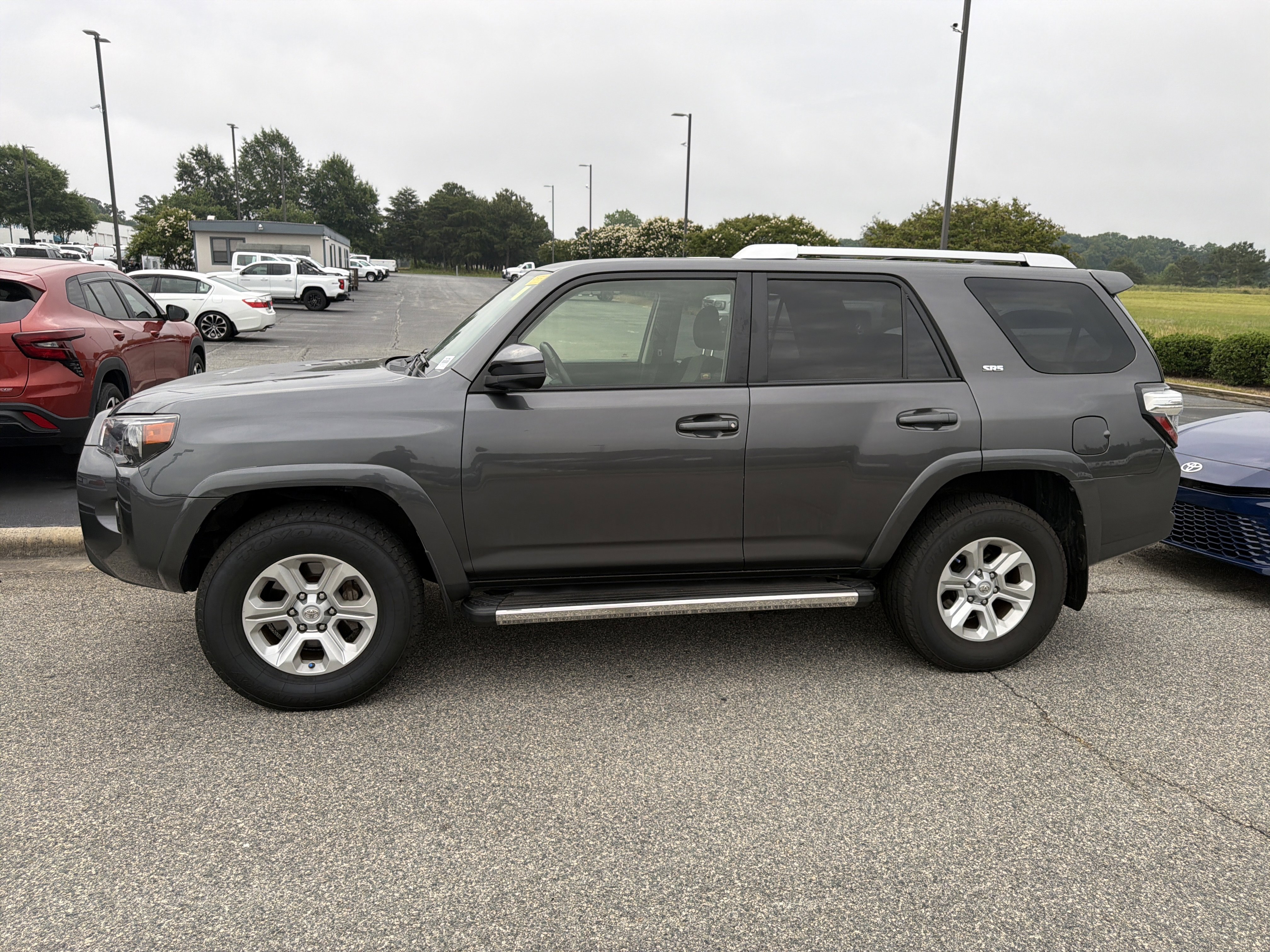 Used 2016 Toyota 4Runner SR5 AWD/4WD image 7