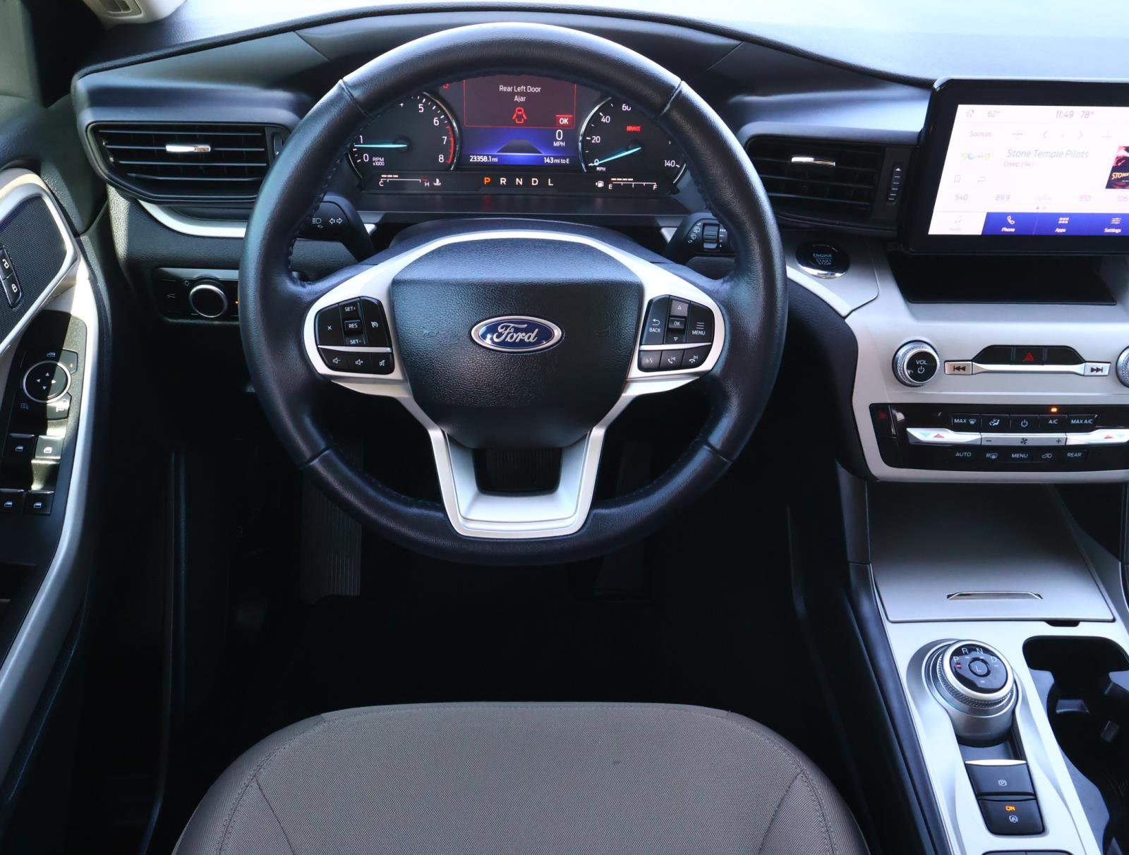 Used 2023 Ford Explorer XLT image 10