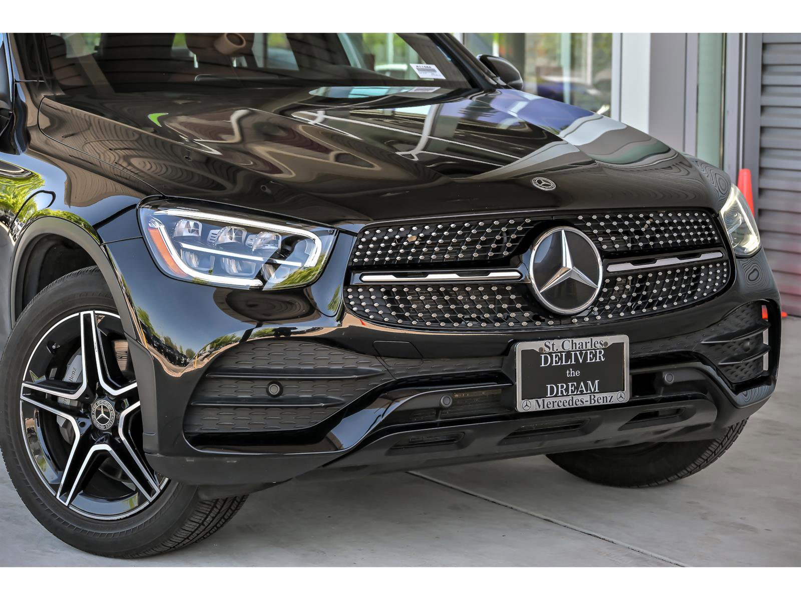 Certified 2020 Mercedes-Benz GLC 300 4MATIC image 2